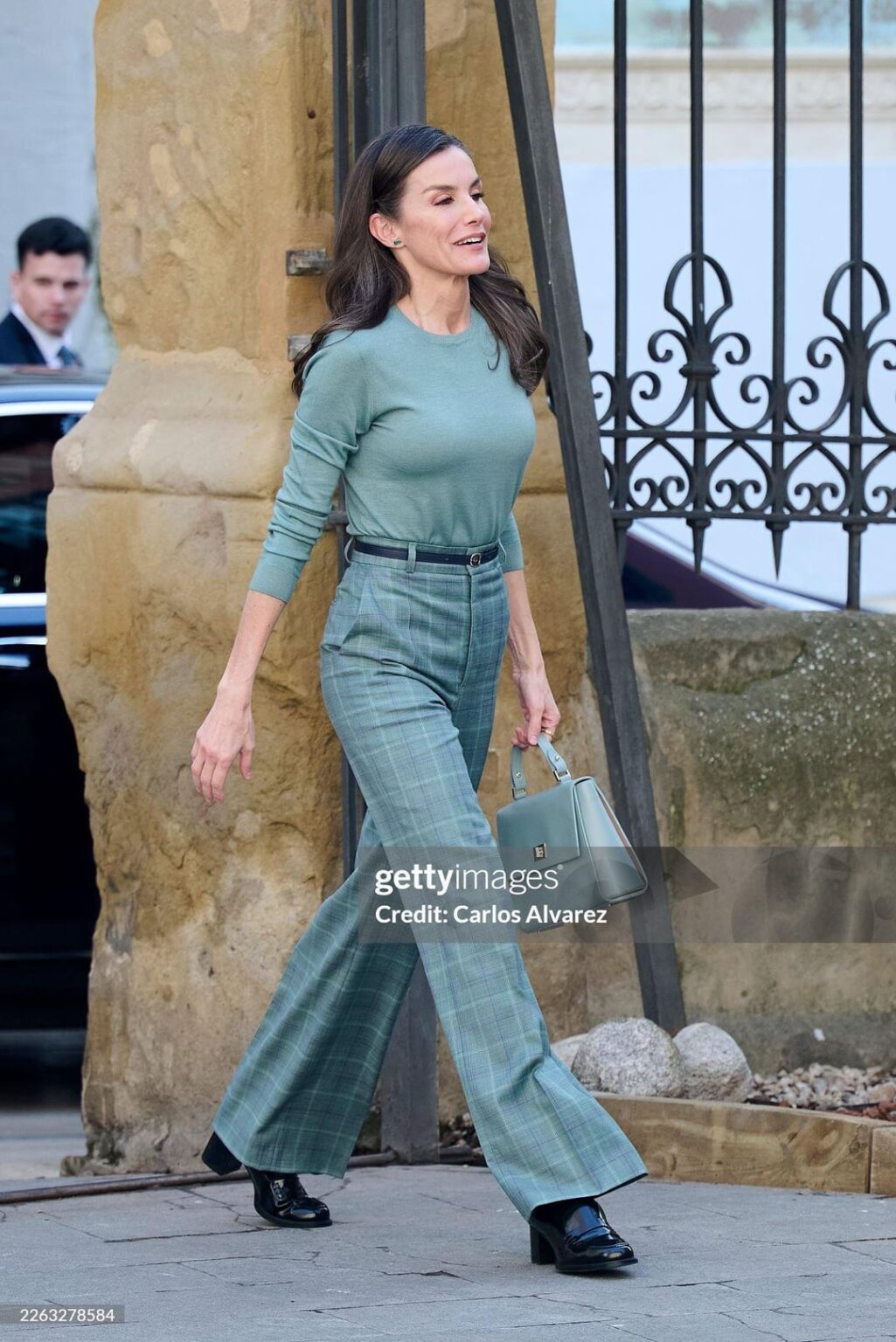 Letizia in teal today at the Ibercaja Young Painters Award exhibition