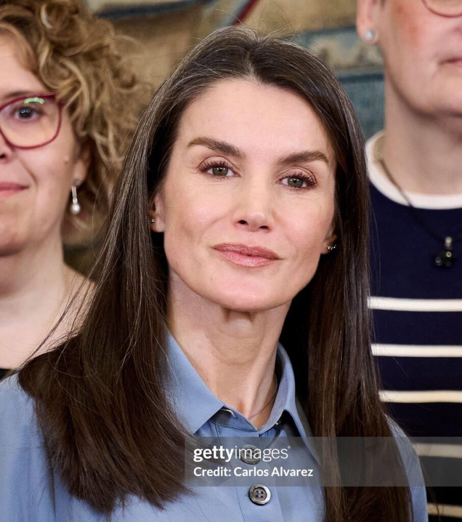 Letizia in grey rocking her greys at an appearance today