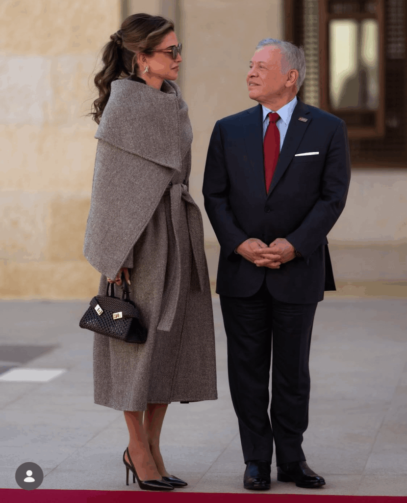 Queen Rania and King Abdullah welcoming German Federal President Dr. Frank-Walter Steinmeier and First Lady Mrs. Elke Büdenbender at Al Husseiniya Palace today.