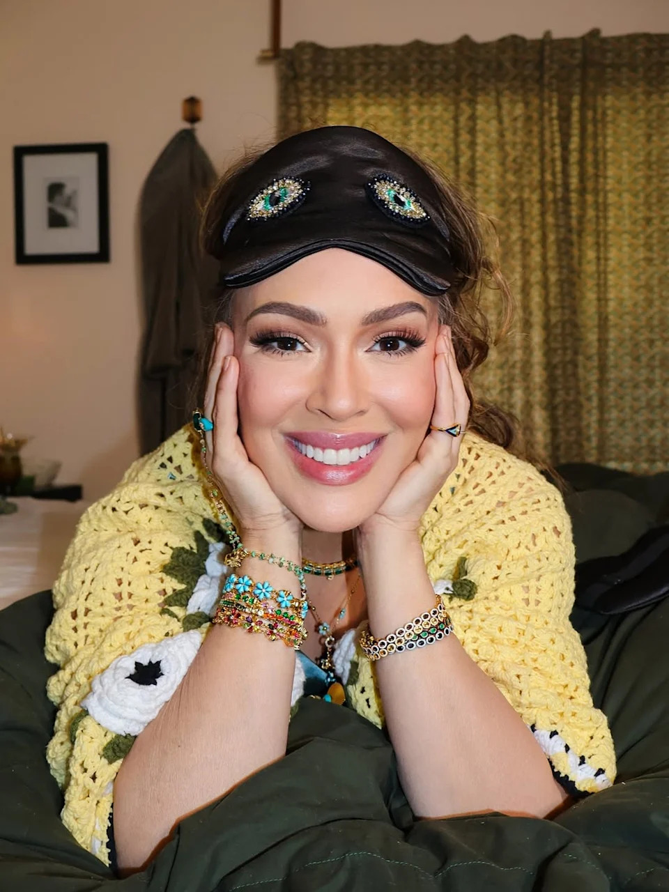 Alyssa Milano pushed back against criticism surrounding celebrity-linked GoFundMe campaigns, arguing that most working actors are not as wealthy as the public assumes.