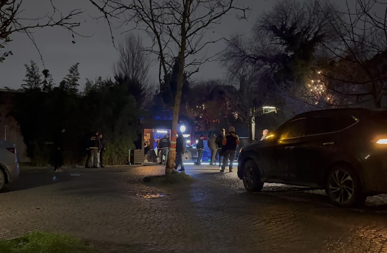 Teams from the Istanbul Provincial Police Department's Narcotics Crimes Division are conducting a search at an entertainment venue in Besiktas, Istanbul. (AA Photo)