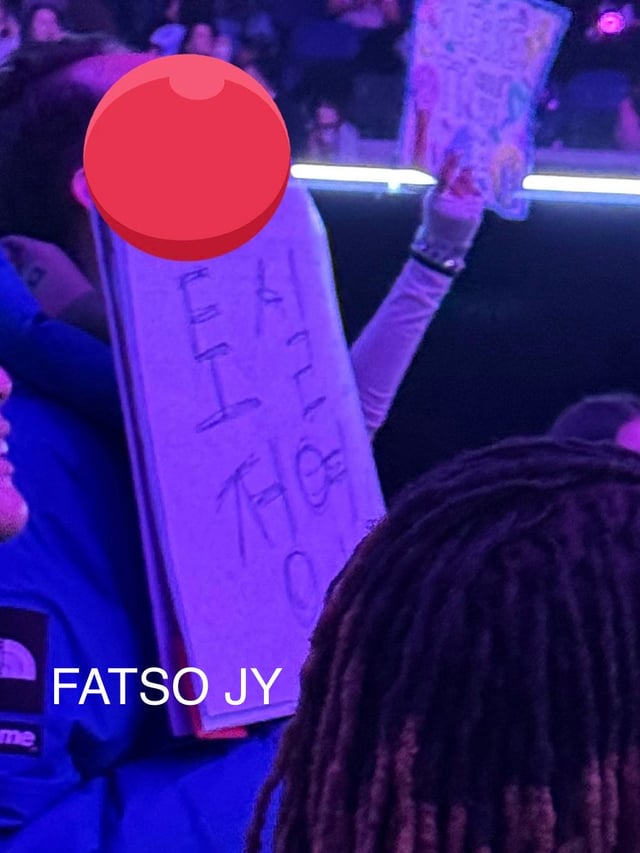Man pays hundreds of dollars for a Twice concert to hold up a sign "Chubby Jeongyeon"  near the stage