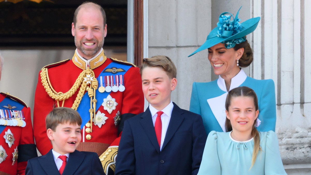 William and Kate with their children on the balcony of Buckingham Palace