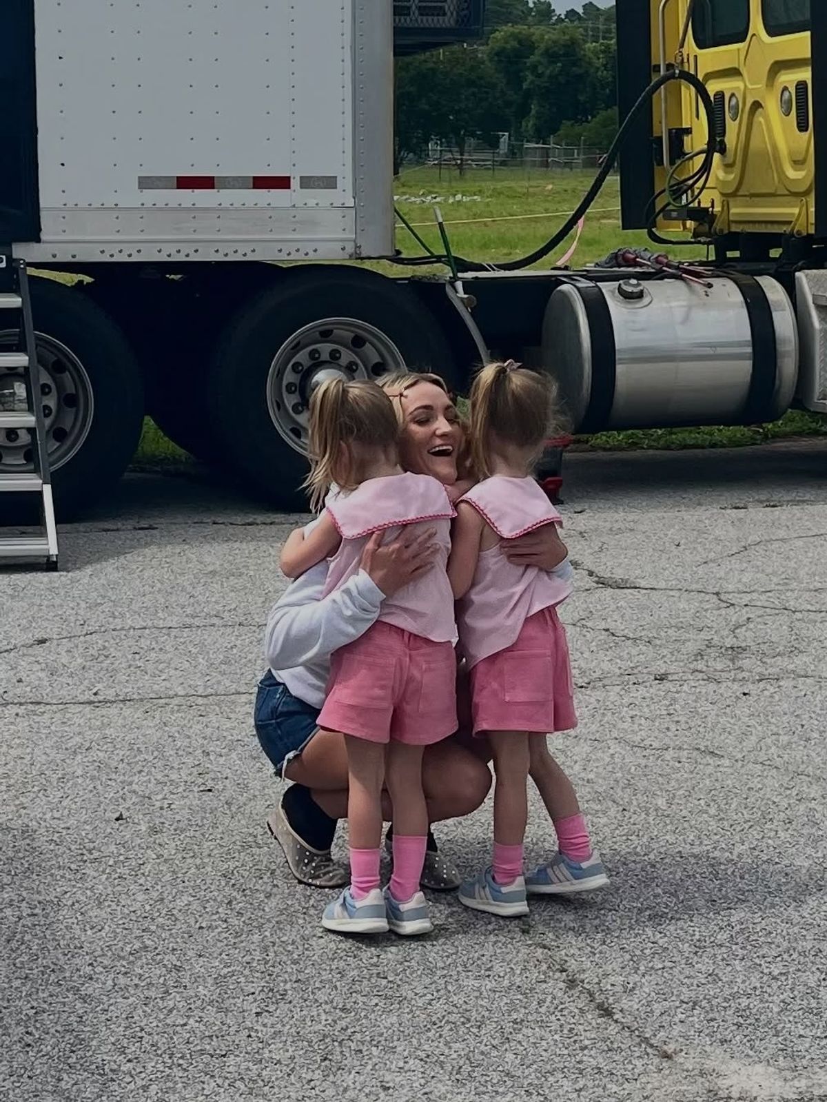 Jamie Lynn Spears shared pics of behind the scenes on Sweet Magnolias