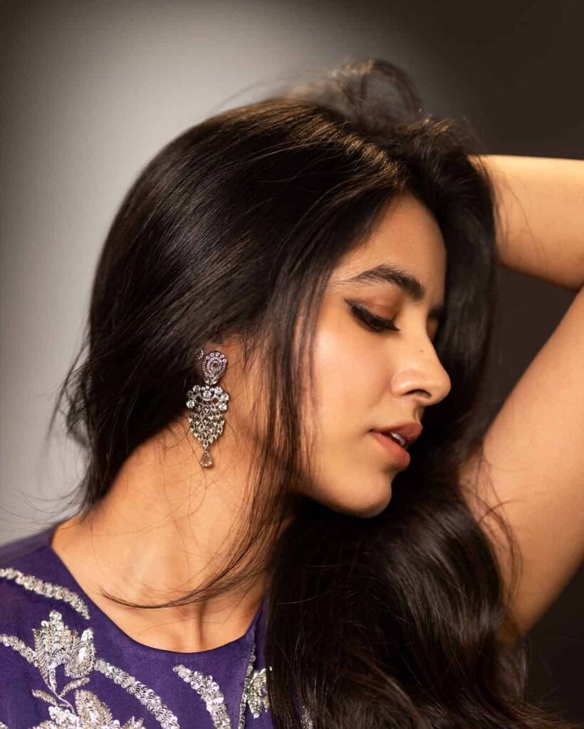 Shivani Nagaram Elevates Glam Quotient In Style