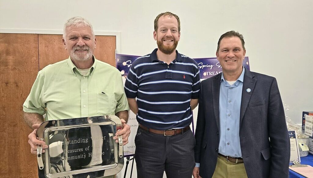 Ohio’s Hospice fundraiser in Malvern raises $42,175 with celebrity servers Ohio's Hospice fundraiser in Malvern raises $42,175 with celebrity servers