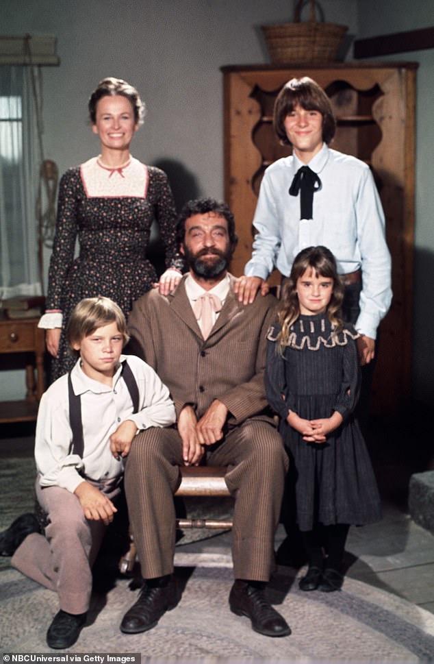 Bonnie with her co-stars on a 1975 episode of Little House on the Prairie