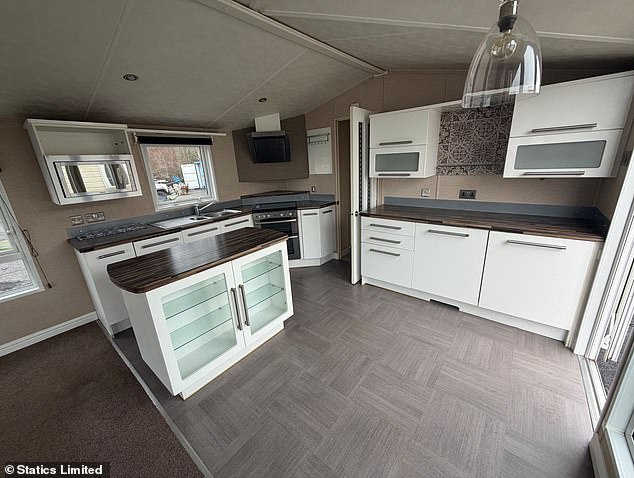 It is said there is a penthouse waiting for Andrew in Abu Dhabi, but with the ongoing war it would be unwise for him to travel to the Middle East