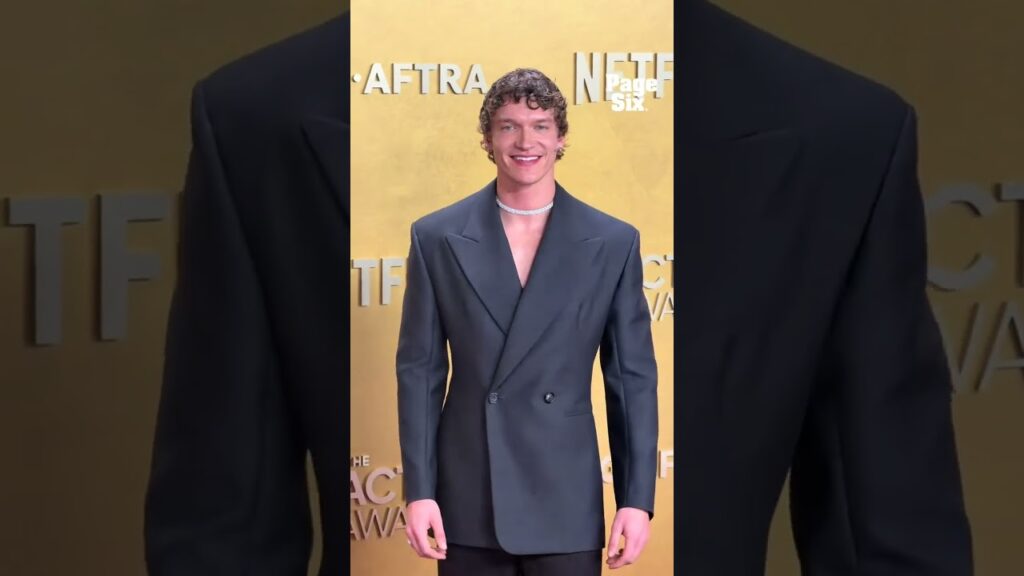Connor Storrie was a whole vibe on The Actor Award’s carpet after his SNL hosting debut #shorts