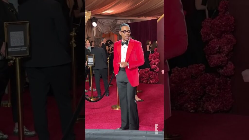 Everybody loves Tyler James Williams at the #ActorAwards #Glambot. 😍 #AwardsSeason