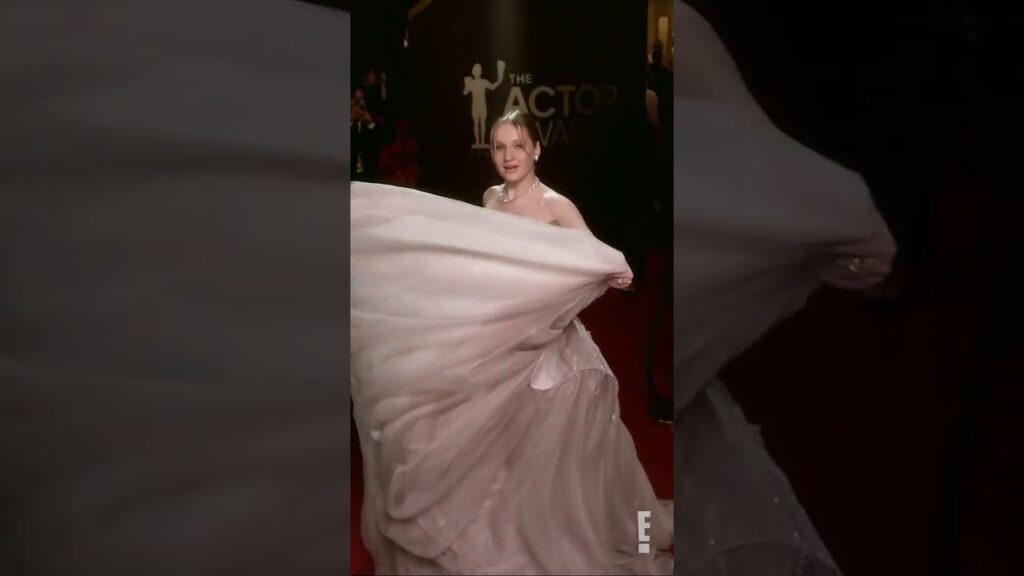 Anastasia Fedko looks amazing at the #ActorAwards #Glambot. 😍 #AwardsSeason