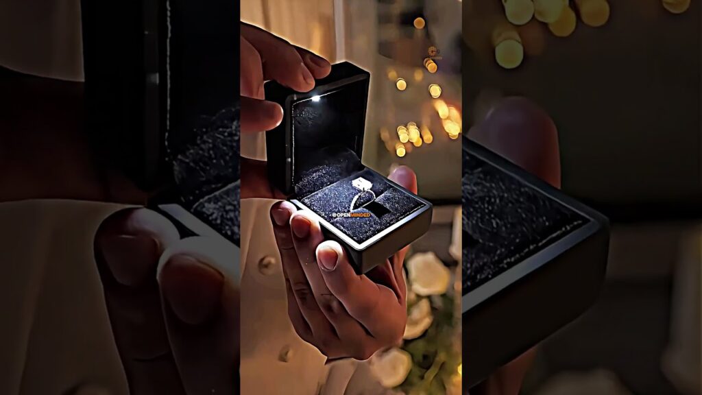 Sofia Vergara on Her MASSIVE Engagement Ring! 💍🤣  I Can't Lift My Hand! #shorts