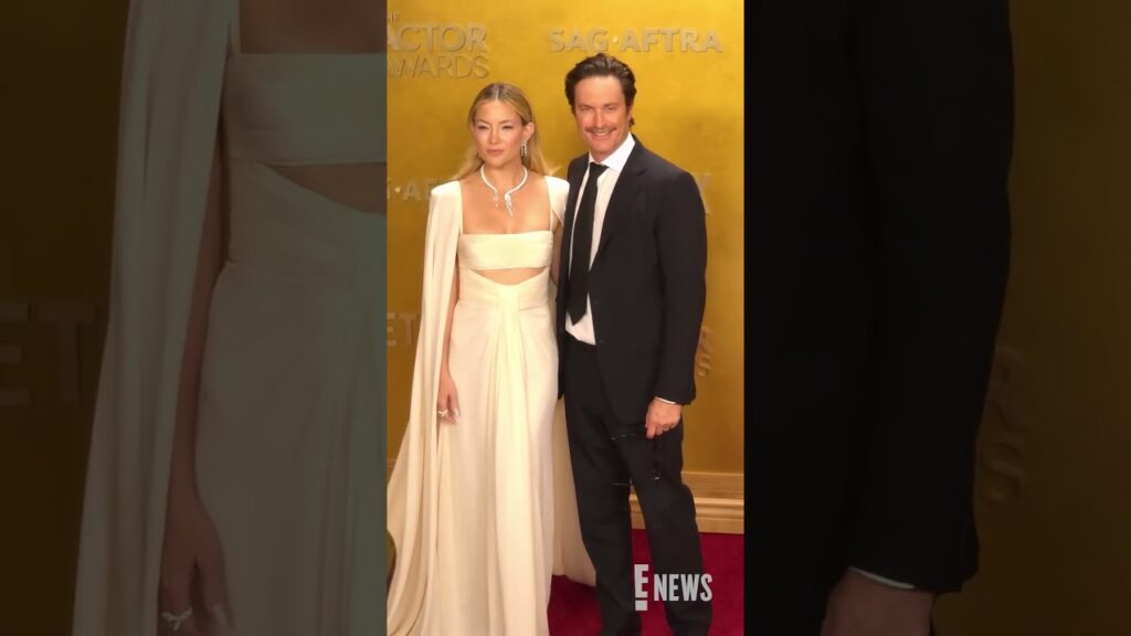 Feeling anything but blue about Kate Hudson and Oliver Hudson's arrival at the #ActorAwards.