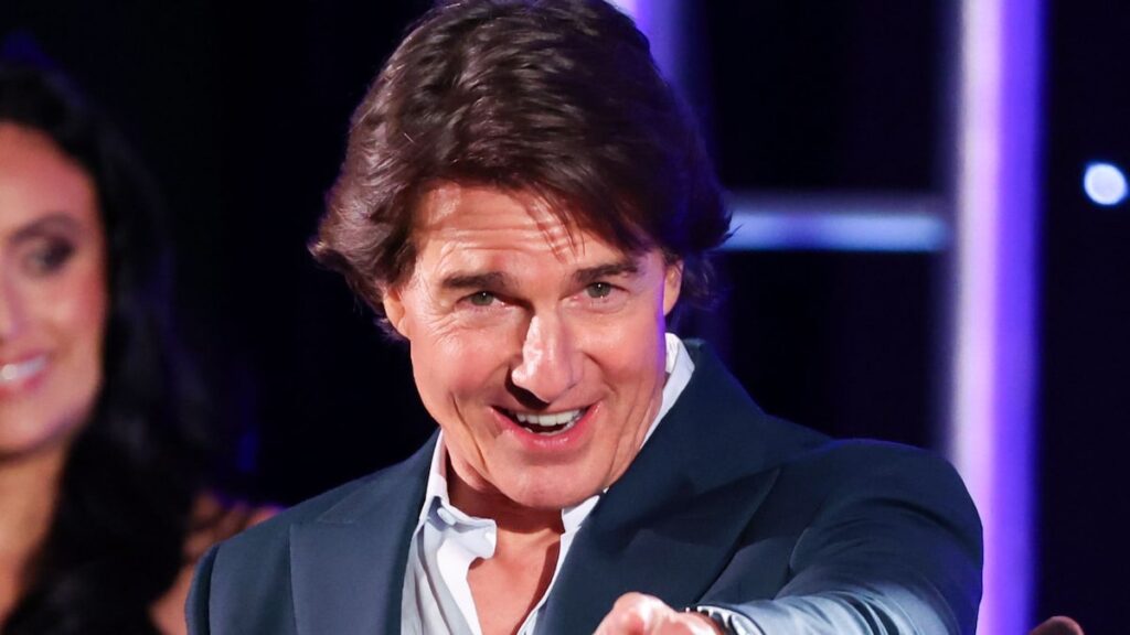 Tom Cruise pops up during awards season in a rare show of support for this year’s nominees