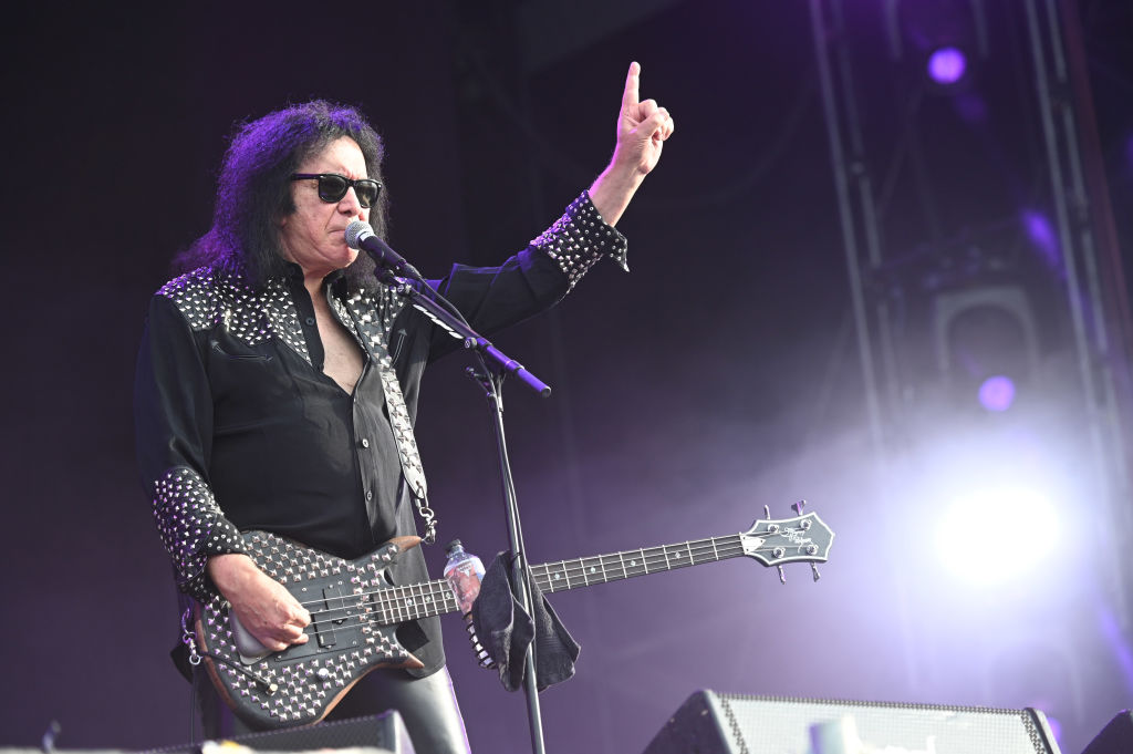 Gene Simmons Rips Celebrities Over Politics, Tells Them To Shut Their Pieholes Gene Simmons Rips Celebrities Over Politics, Tells Them To Shut Their Pieholes