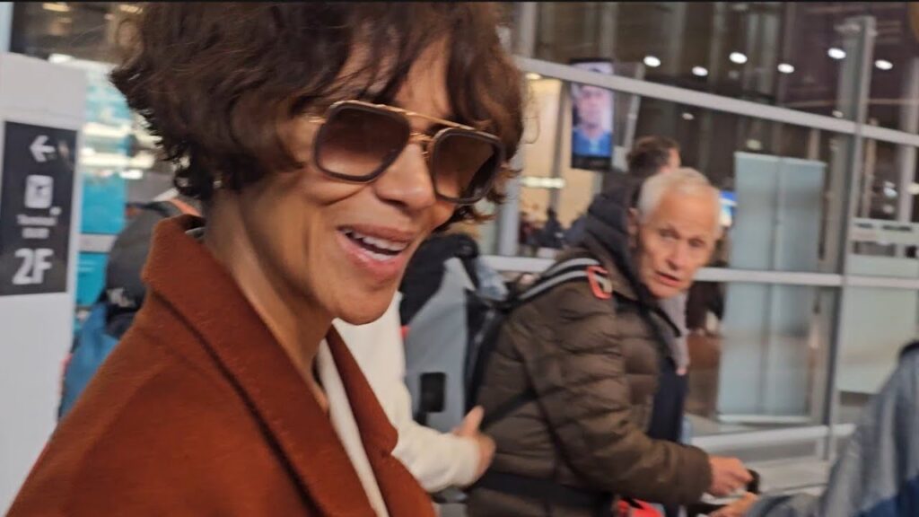 Halle BERRY (John Wick 3) Arrival in Paris 🇫🇷 CDG Airport ✈️ during Paris Fashion Week March 1 2026