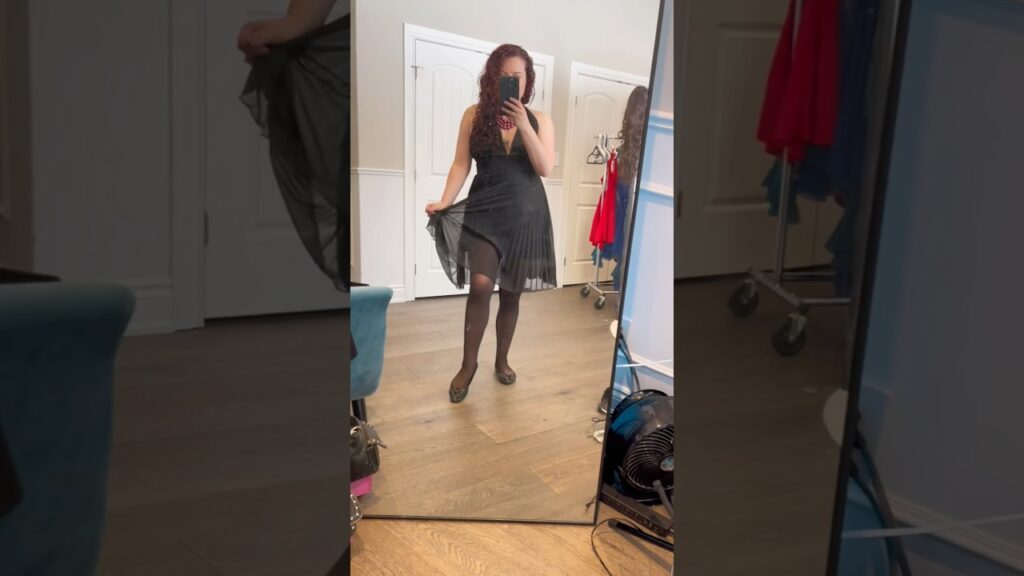 Rate my Marilyn Monroe Fit. #ratemyfit #ootdfashion #blackdresses #marilynmonroeforever
