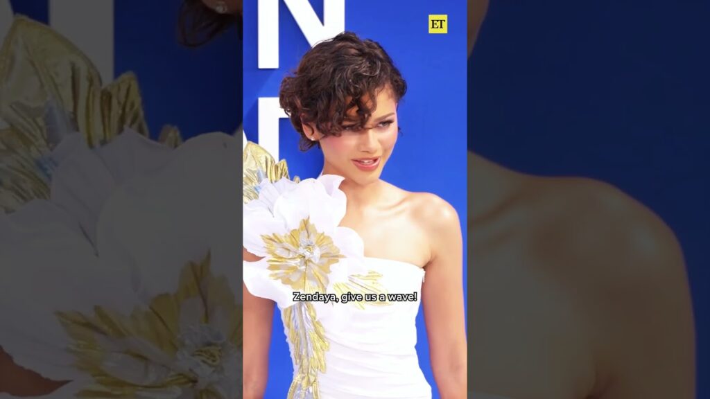 Zendaya knew she had to activate her bob at 2026 ESSENCE Black Women in Hollywood Awards. 👏 #zendaya