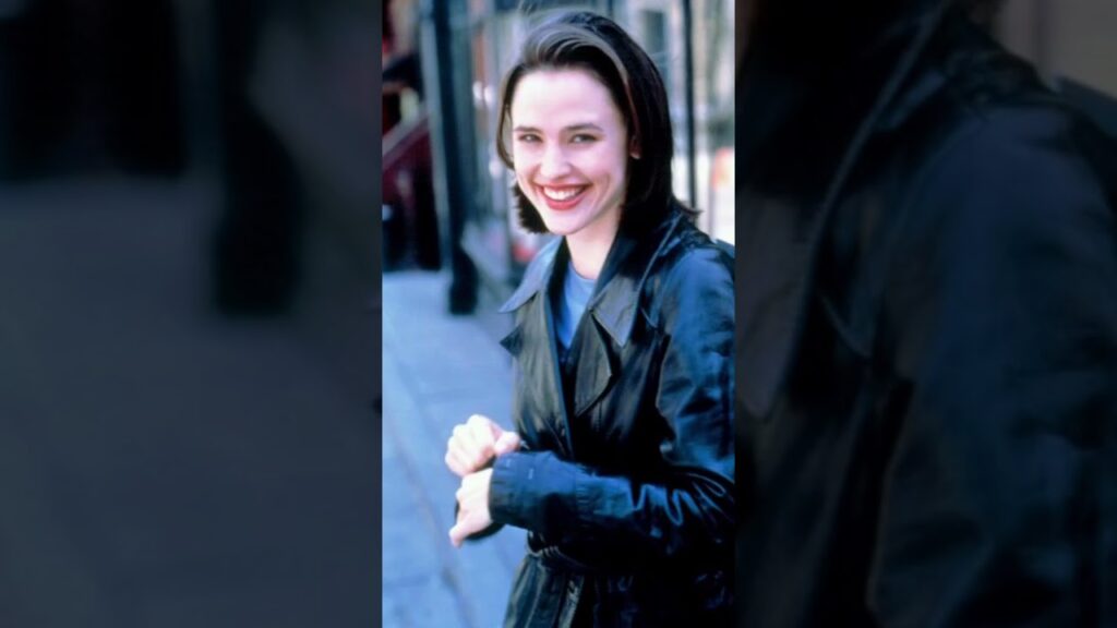Jennifer Garner's "Mom, what were you like in the '90s?" Trend