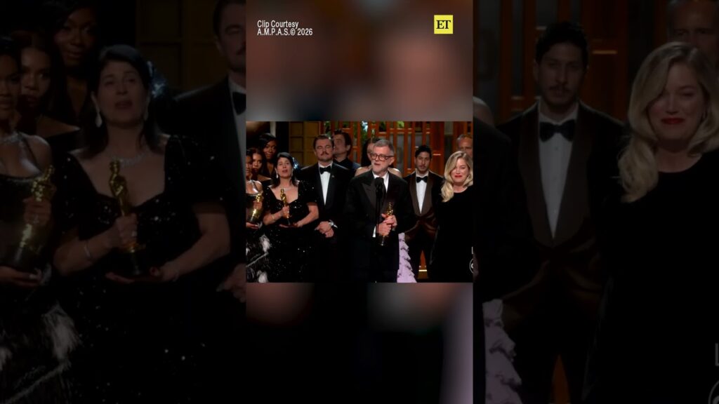 Paul Thomas Anderson accepts the Best Picture #oscar with the cast of ‘One Battle After Another'