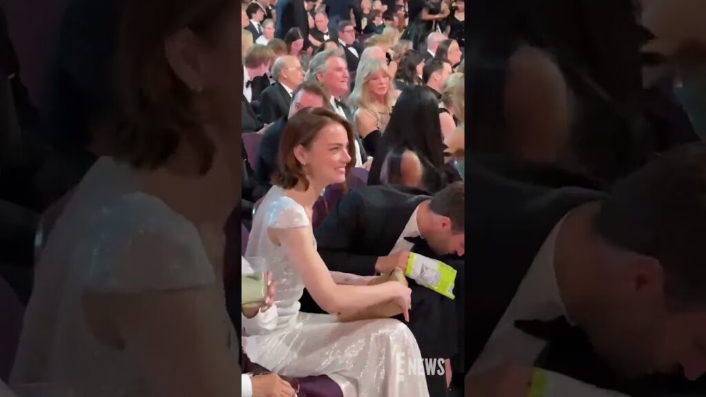 What's a show without a snack? 🍿#Oscars #AwardsSeason