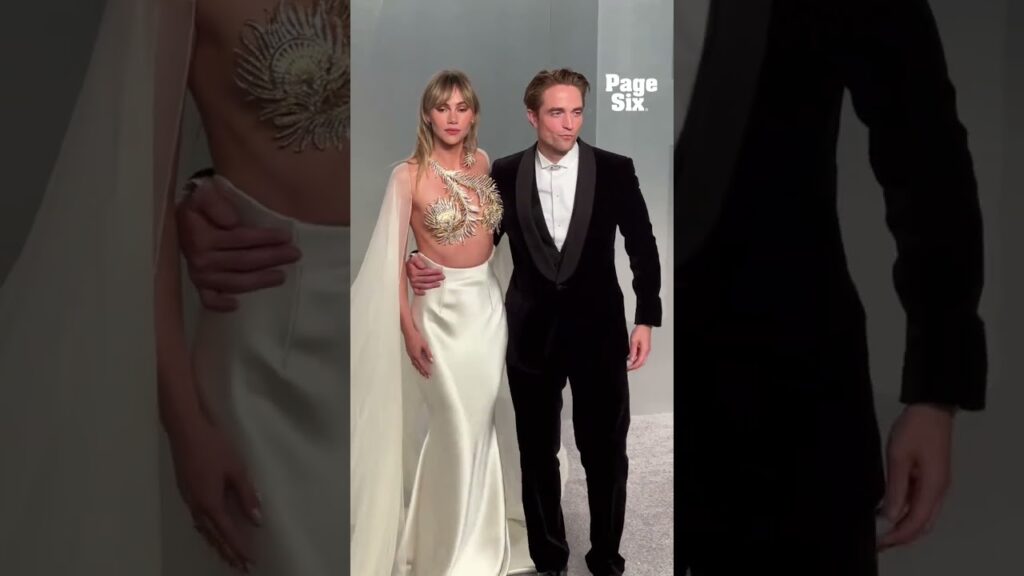 Suki Waterhouse and Robert Pattinson shared a sweet moment at the Vanity Fair Oscar party #shorts