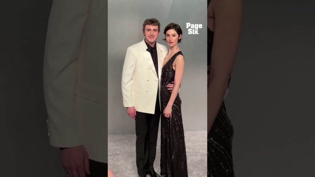 Paul Mescal and Gracie Abrams shared a sweet moment at the 2026 Vanity Fair Oscar Party 🖤 #shorts