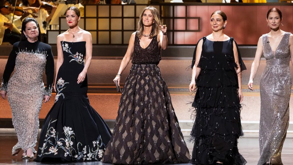 Oscars: Bridesmaids Cast REUNITES for 15th Anniversary! Oscars: Bridesmaids Cast REUNITES for 15th Anniversary!