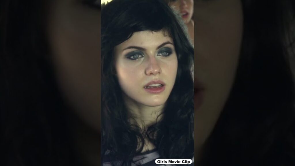 Não ela e toda muito linda😂 | No, she is absolutely gorgeous! 😂Alexandra Daddario