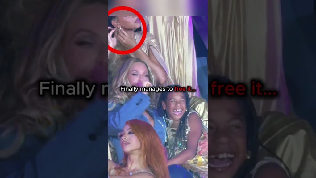 Beyoncé’s Hair Gets Caught in Blue Ivy’s Earring 😳