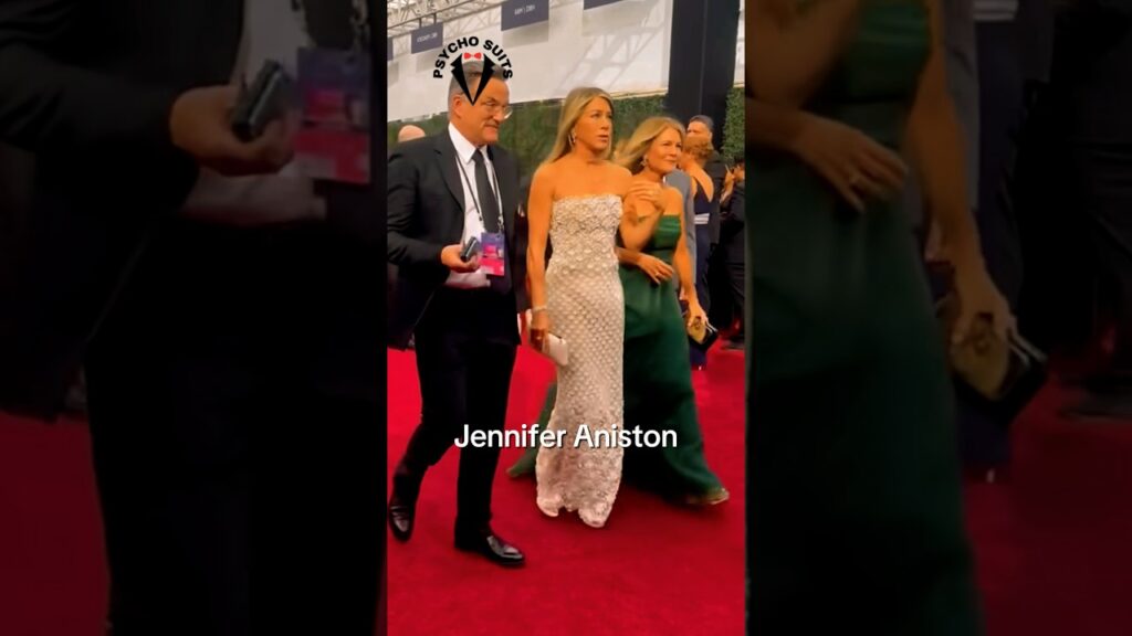 Jennifer Aniston Stepping Out With Her Sister #jenniferaniston