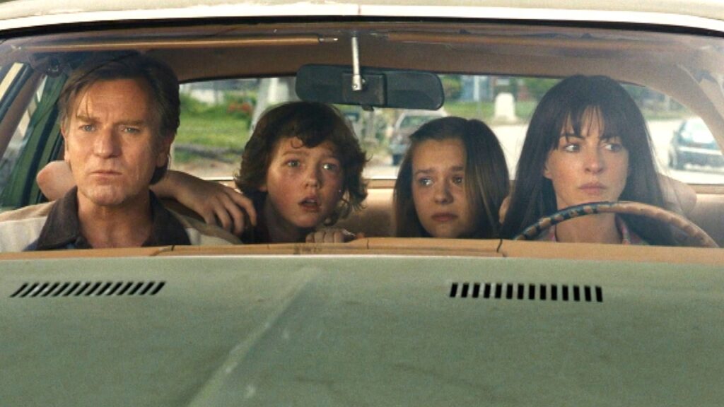 The End of Oak Street | Official Trailer (Anne Hathaway, 2026)