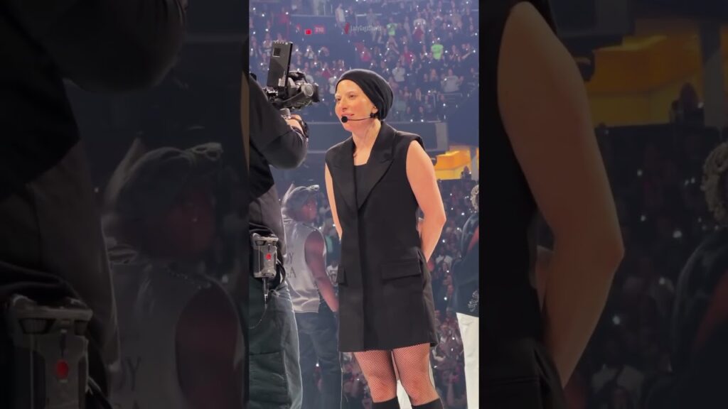 lady gaga singing How Bad Do U Want me in Washington N2