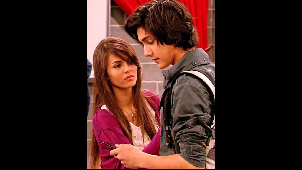 Tori meets Cat & Beck for the first time 😆 #victoriajustice #shorts