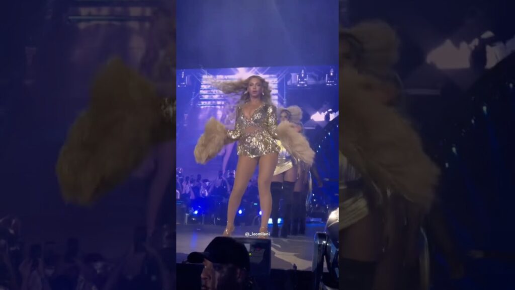 YES QUEEN B WALK! Beyonce stops the stage when she unleashes her walk #beyonce #renaissanceworldtour