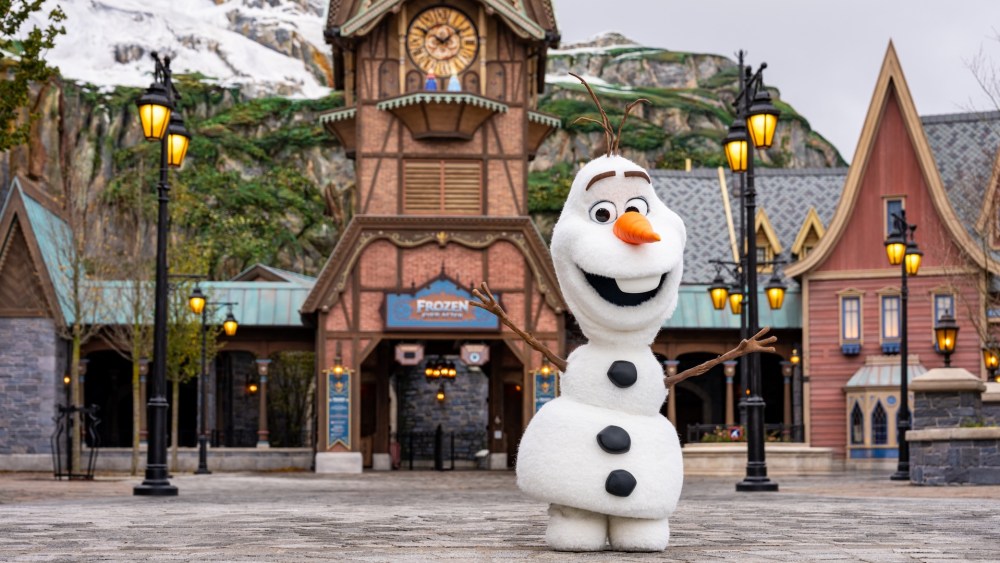 How Walt Disney Imagineers Brought ‘Frozen’ to at Disneyland Paris How Walt Disney Imagineers Brought 'Frozen' to at Disneyland Paris