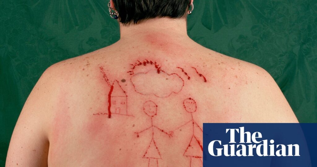 ‘I’m dying for the day heterosexuals have to come out’: Catherine Opie and her astonishing shots of queer America | Photography ‘I’m dying for the day heterosexuals have to come out’: Catherine Opie and her astonishing shots of queer America | Photography