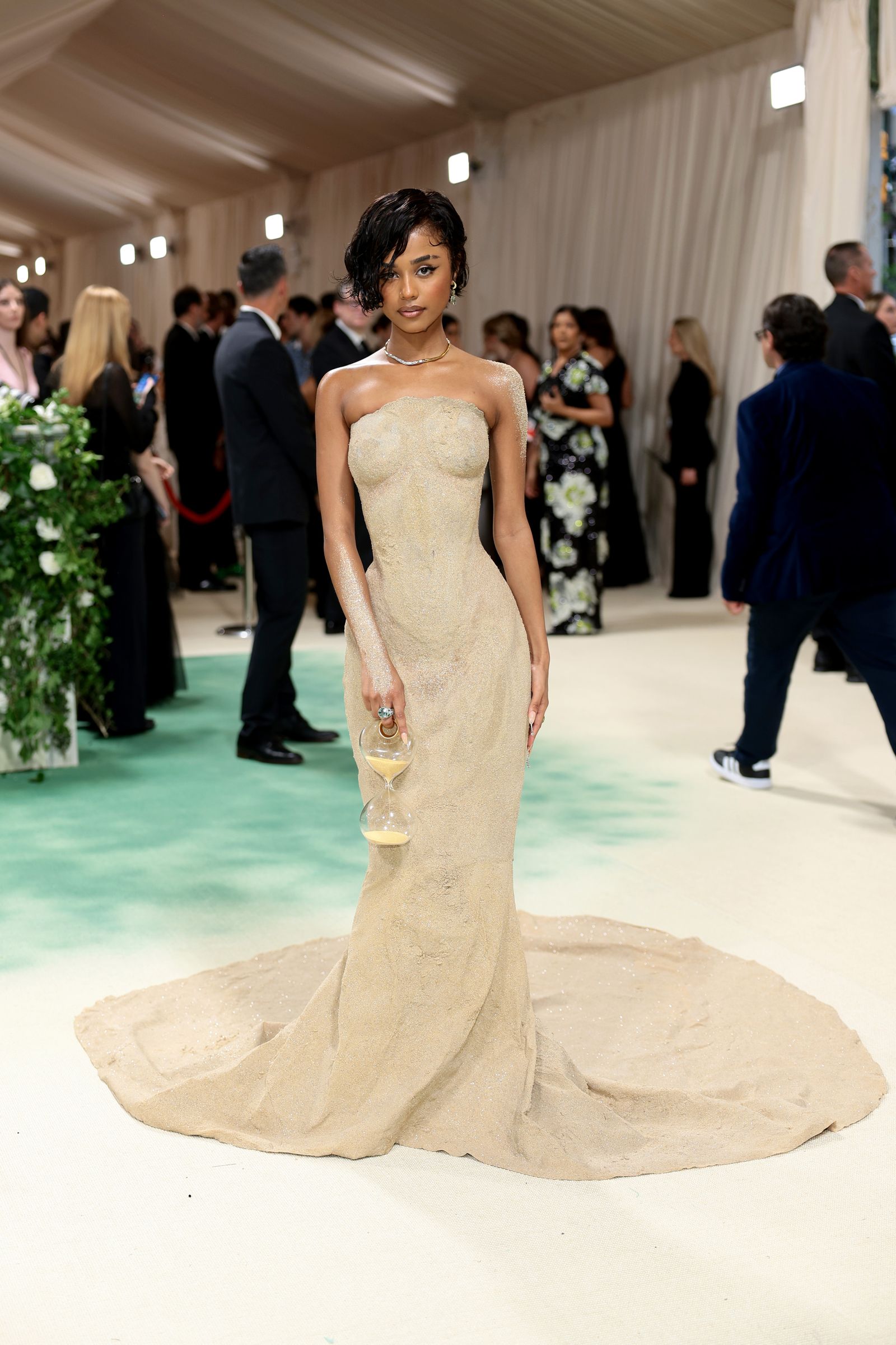 NEW YORK NEW YORK MAY 06 Tyla attends The 2024 Met Gala Celebrating Sleeping Beauties Reawakening Fashion at The...