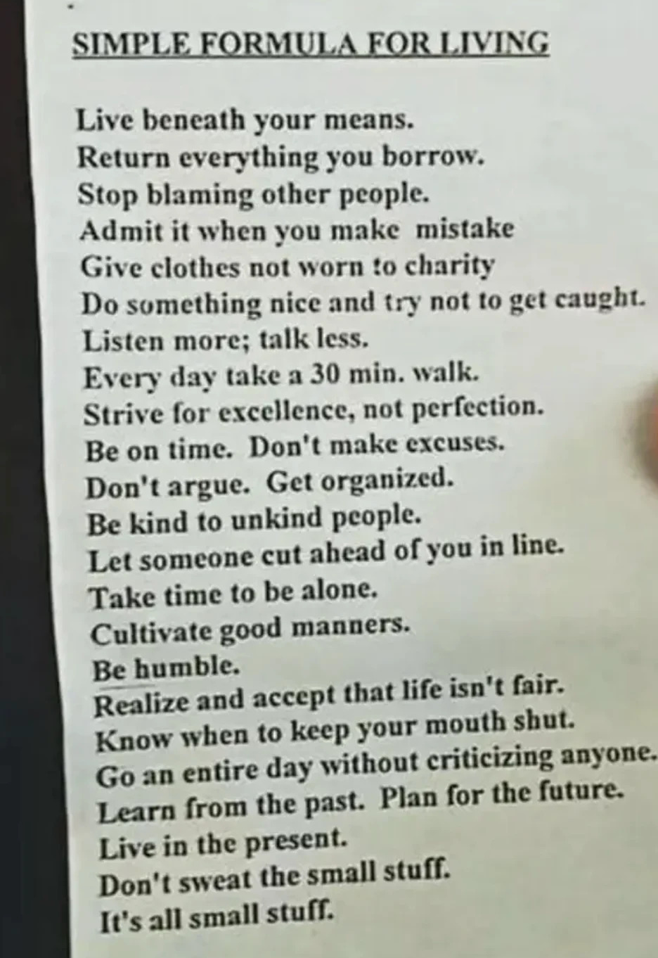 List of tips for simple living, including listening more, helping others, staying humble, and avoiding negativity. Focus on kindness and growth