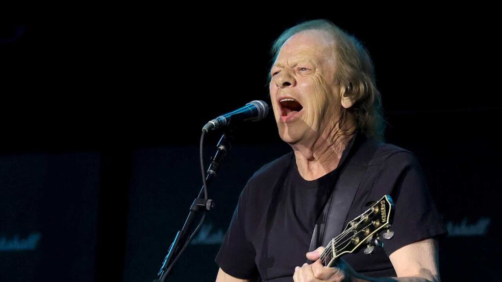 AC/DC’s Stevie Young hospitalised in Argentina Stevie Young onstage