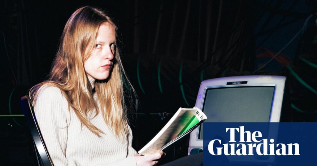 ‘The beast inside me wants to move!’ The smart, slapstick world of Audrey Hobert, the Steve Martin of pop | Pop and rock ‘The beast inside me wants to move!’ The smart, slapstick world of Audrey Hobert, the Steve Martin of pop | Pop and rock