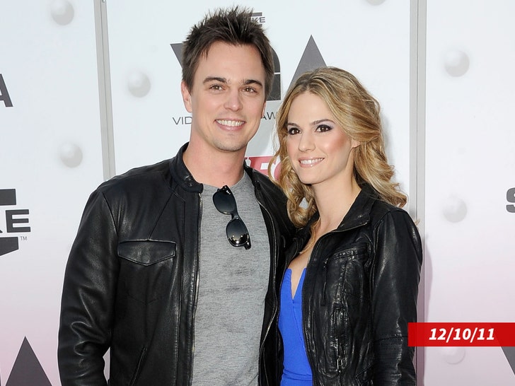 Darin-Brooks-Kelly-Kruger-sub-getty-2