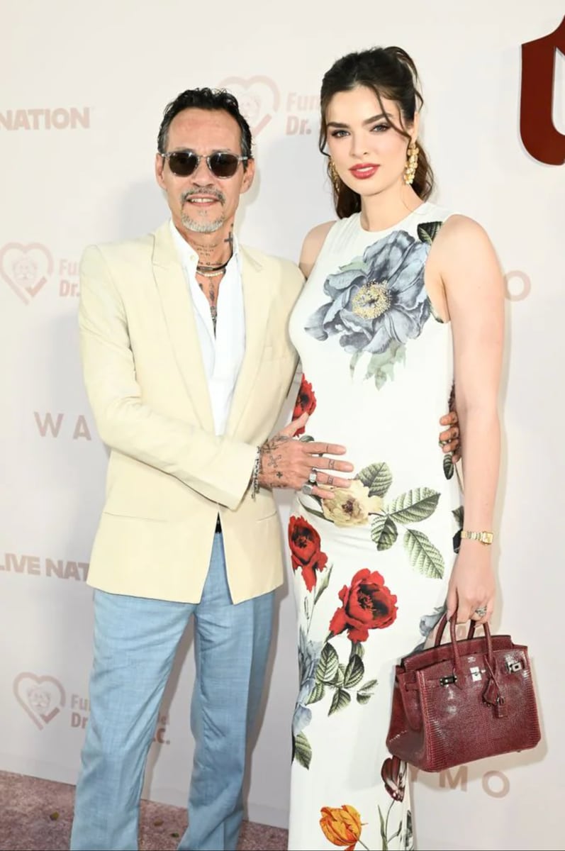 A week ago Marc Anthony and Nadia showed off their pregnancy at a charity gala.
