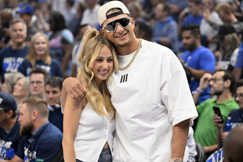 Patrick Mahomes’ Wife Brittany Mahomes’ Girls Night Photo Emerges Yahoo entertainment home
