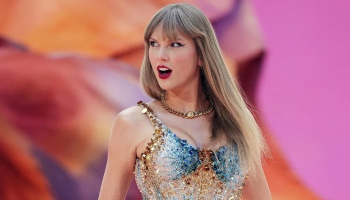 Taylor Swift’s fortune hits $2 billion, becomes second-richest female celebrity Taylor Swift's fortune hits $2 billion, becomes second-richest female celebrity