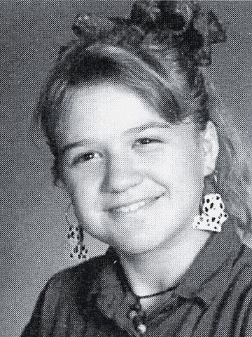 Kelly Clarkson in a school photo in 1994Credit: Seth Poppel/Yearbook Library