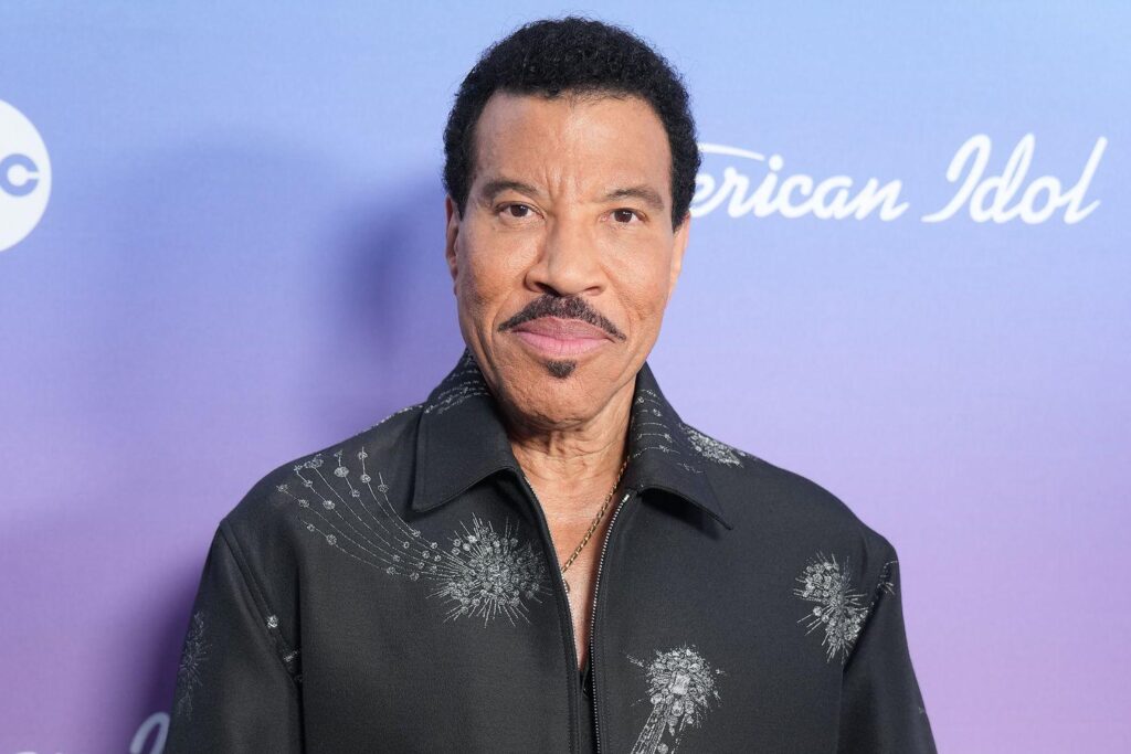 Lionel Richie Says Anyone Signing Up for Fame Should ‘Like People’ as a Baseline Lionel Richie Says Anyone Signing Up for Fame Should ‘Like People’ as a Baseline