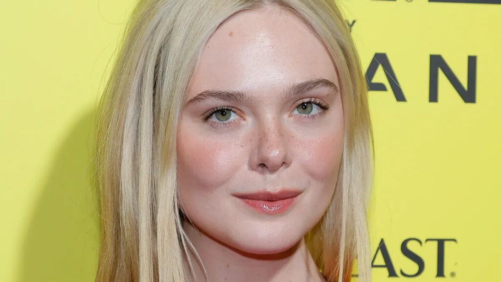 Who is Elle Fanning bringing to the Oscars?