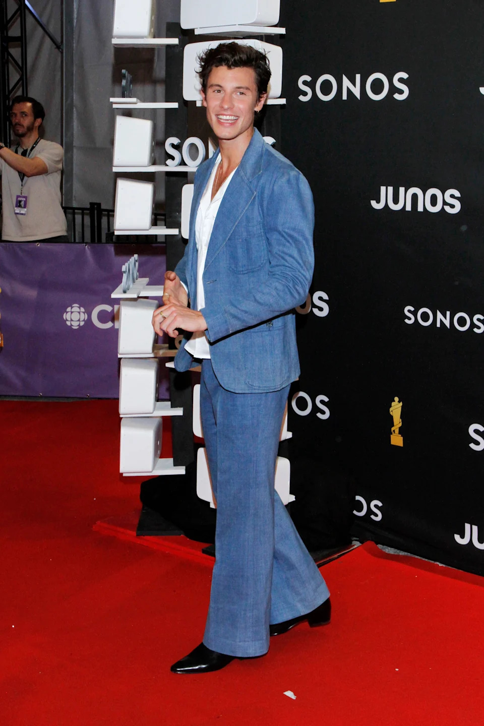TORONTO, ONTARIO - MAY 15: Shawn Mendes attends the 2022 JUNO Awards Broadcast at Budweiser Stage on May 15, 2022 in Toronto, Ontario. (Photo by Jeremy Chan/Getty Images)