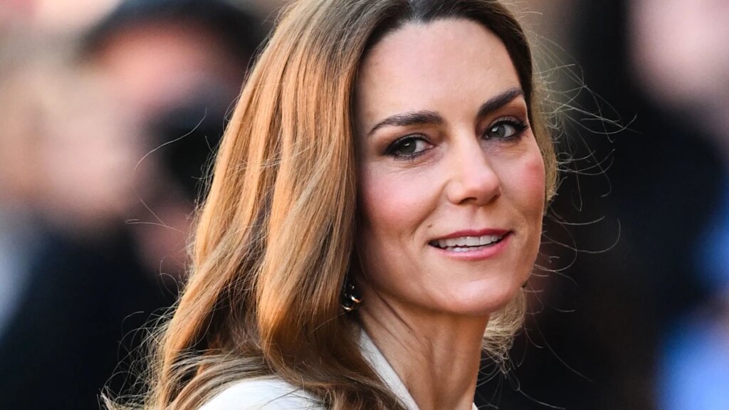 Royal family LIVE: Prince William heads to Cornwall as wife Princess Kate makes surprise appearance 300 miles away